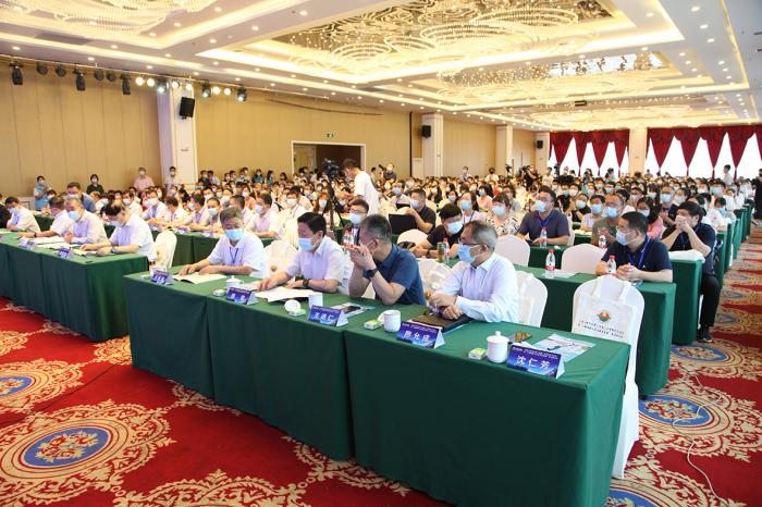 中国土壤学会第十四届二次理事扩大会议暨“土壤健康与农业绿色发展”学术研讨会在太原顺利召开